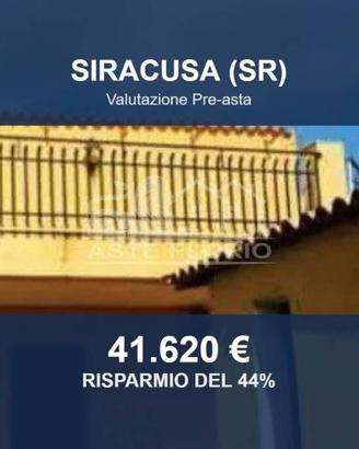 Immobile in asta di 150 m² con più di 5 locali a S