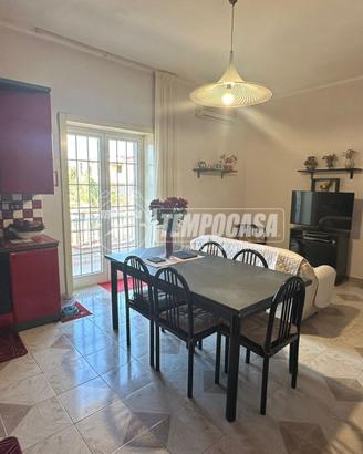 Trilocale con box auto, cantina, sottotetto e giar