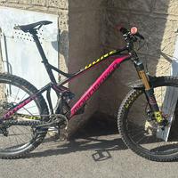 Bici da downhill Mondraker