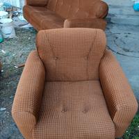  divano 3 posti e 2 poltrone