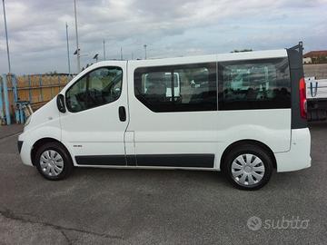 Renault trafic 2.0 cdti 115cv con 9 posti vettura