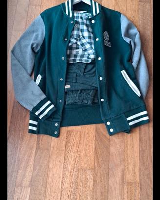 completo felpa college, camicia e pantaloni 