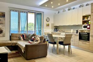 BILOCALE CON MANSARDA, BOX E CANTINA