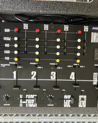 Mixer Numark DM1800X usato in buone condizioni