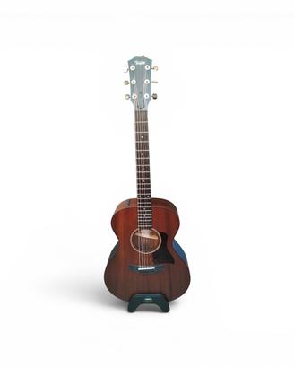 Chitarra acustica amplificata Taylor ad22e
