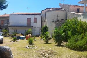 Centralissimo appartamento con ampio giardino