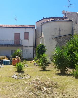 Centralissimo appartamento con ampio giardino