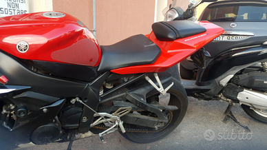 Yamaha R1 del 2002