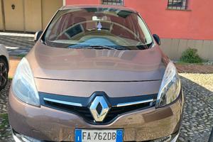 Renault  Scénic XMod 1.5 dCi
110CV EDC Limited
