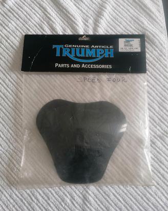Triumph speed four 600 paraserbatoio. 