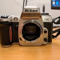 Reflex analogica Nikon F80 corpo