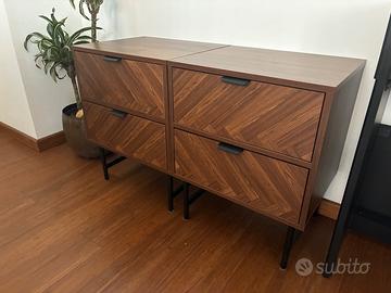 Coppia di comodini in compensato