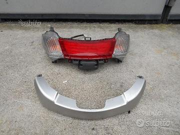 Faro posteriore yamaha majesty 400