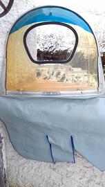 parabrezza d'epoca con oblo'