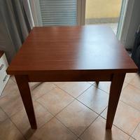 Tavolo 90x90 con 4 sedie