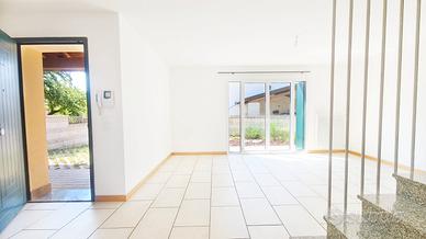 Villa tricamere con giardino