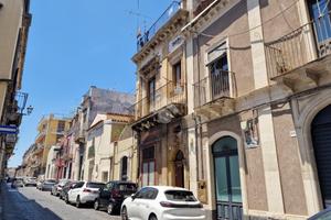 6 LOCALI A ACIREALE