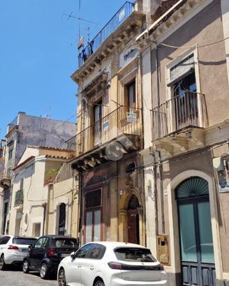 6 LOCALI A ACIREALE