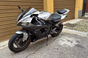 Yamaha R1