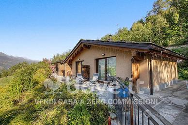 Casa indipendente di 420 m² con più di 5 locali a 