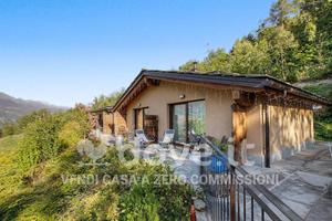 Casa indipendente di 420 m² con più di 5 locali a 