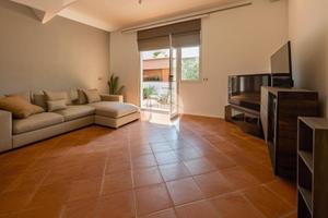 4 LOCALI A SANTA MARINA