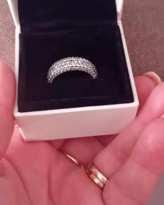 Anello molto bello di Pandora 