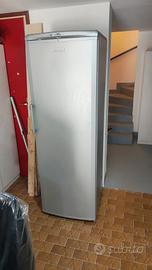 congelatore verticale Ariston 