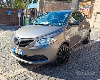Lancia y unipro