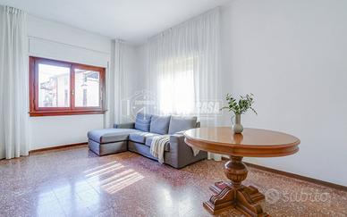 Bilocale libero subito !!