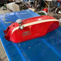 Serbatoio moto Parilla