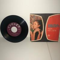 Vinile 45 NON HO L’ETA con etichette invertite.