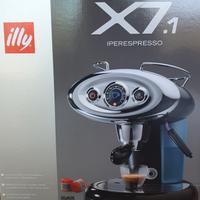 Macchina del caffè  Illy