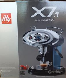 Macchina del caffè  Illy