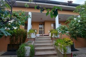 Villa indipendente anni 80 fuori Palmanova