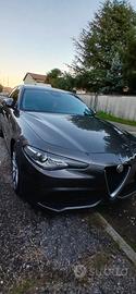 alfa giulia q4 veloce 210cv at8 