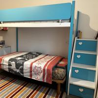 Letto a soppalco con scaletta