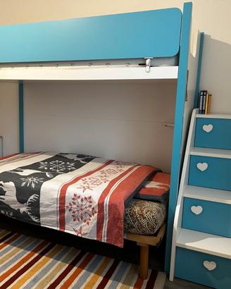Letto a soppalco con scaletta