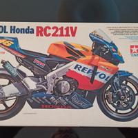 HONDA REPSOL RC211V TAMIYA