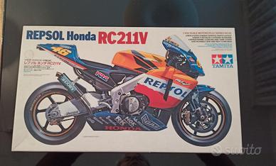 HONDA REPSOL RC211V TAMIYA