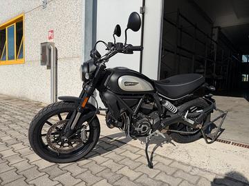 Ducati Scrambler 800 Icon Dark