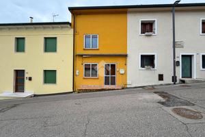 CASA SEMINDIPENDENTE A COLOGNOLA AI COLLI