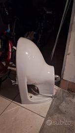 Bidet sospeso e miscelatore