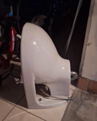 Bidet sospeso e miscelatore
