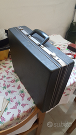 Valigia 24 ore radiotecnico con valvole