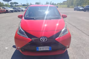 Toyota Aygo 1.0 VVT-i 69 CV 5 porte x-play
