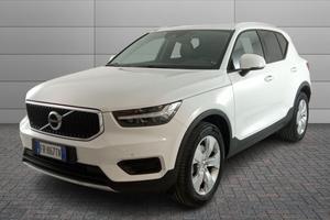 VOLVO XC40 - XC40 2.0 d4 Momentum awd geartronic