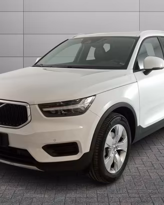 VOLVO XC40 - XC40 2.0 d4 Momentum awd geartronic