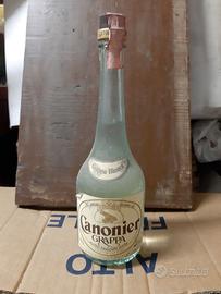 Grappe antica insegna Canonier e Da Ponte.