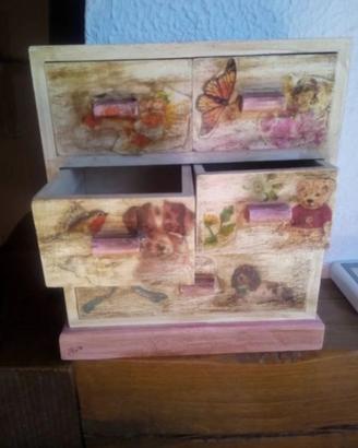 mobiletto cassetti decoupato bambola organizer